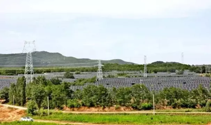 中國十三省最大光伏電站在這里！欽州康熙嶺的光伏電站能排上號(hào)了嗎？